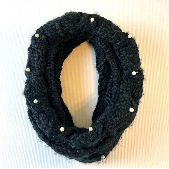 Betsey Johnson Accessories - Betsey Johnson Crowl Scarf